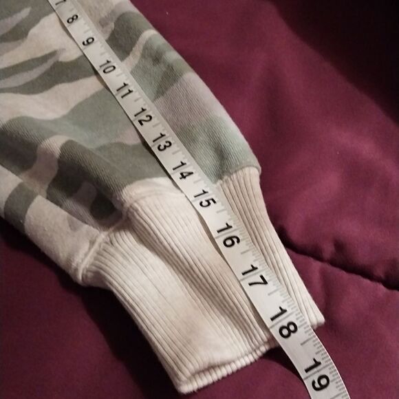 Aerie  Women Sweatshirt  Pullover Camo Crewneck Relaxed Stretch Preppy S… - Picture 15 of 16